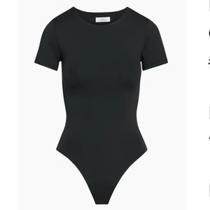 Babaton Contour Crew Shortsleeve Bodysuit